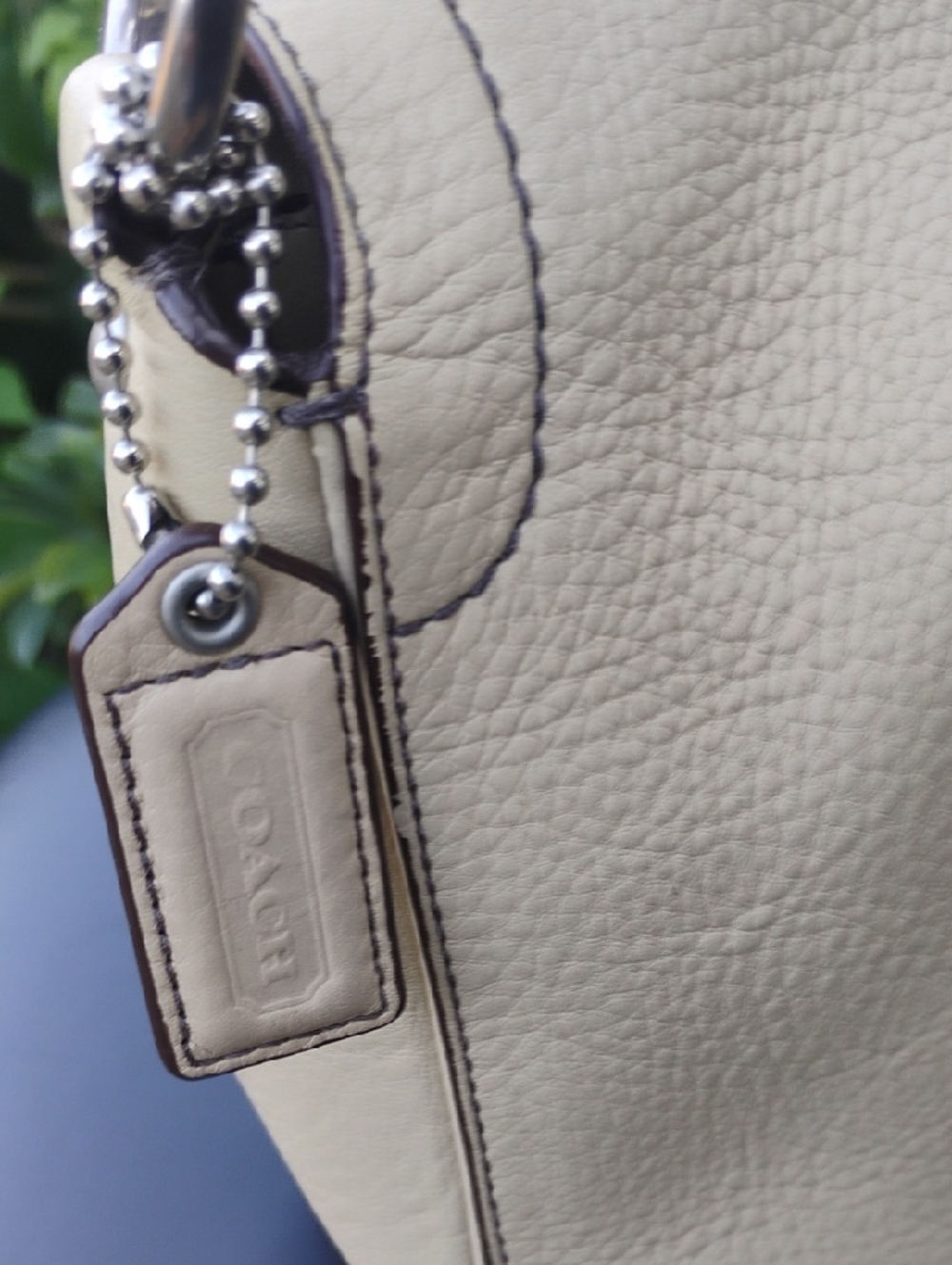 Coach Chelsea F10893 In Beige Pebbled Leather 2010 Bag In Great Condition - Picture 4 of 10